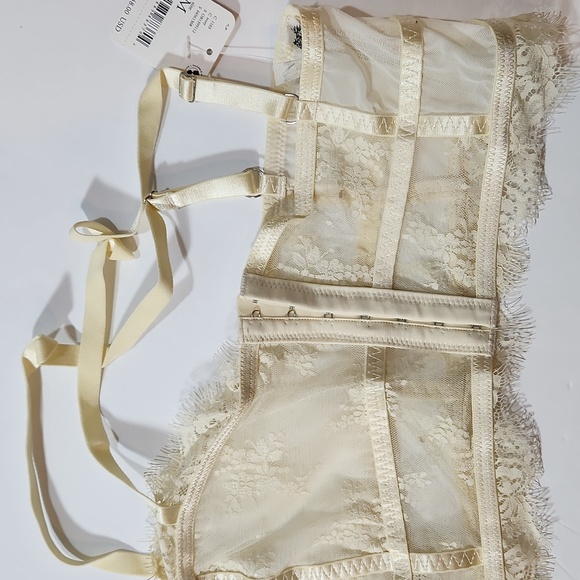 Free People Layer in Lace Bustire in Ivory sz Medium FP1050 - Picture 4 of 10